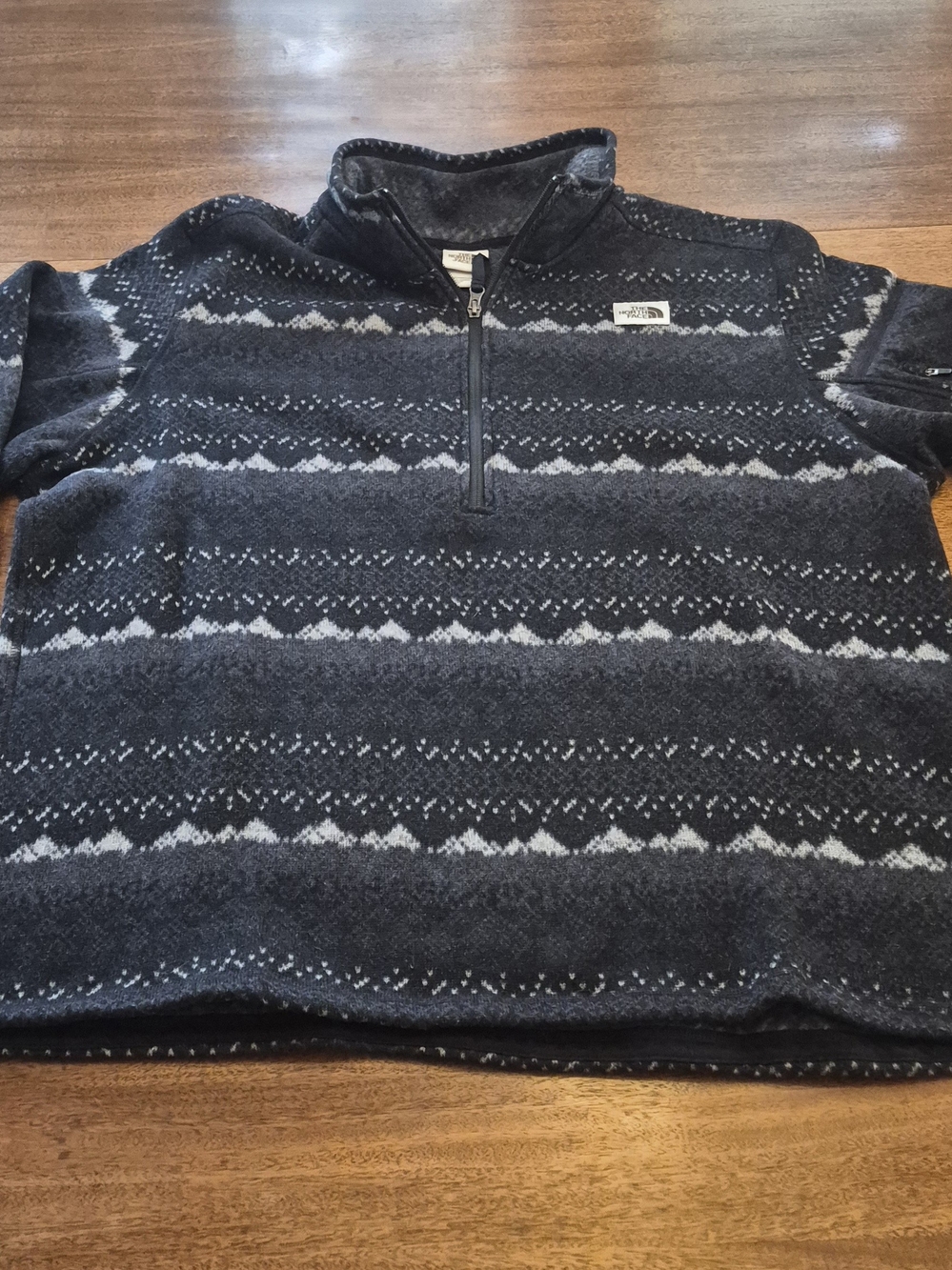 The North Face Men's Gordon Lyons  Gray & Blac Patterned Half-Zip Fleece Sweater